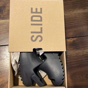 Toddler Yeezy Slide